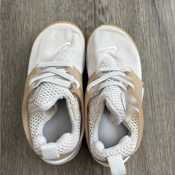 Toddler Nike Sneaker with Elastic Laces 10 - Picture 3 of 6